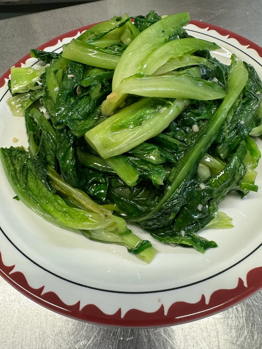Sautéed Gai Lan Chinese Broccoli with Garlic 蒜蓉炒芥蘭